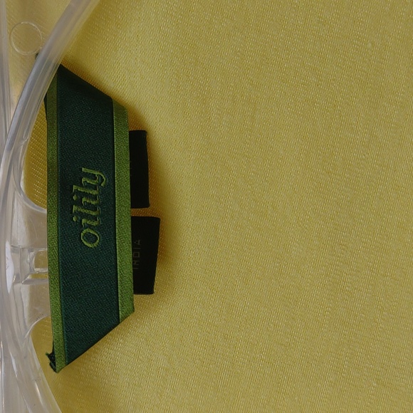 Oilily Lightweight LS Ruffle Cuff Drape V-Neck Yellow Green Floral Graphic Top - Picture 5 of 12